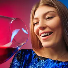 Dlaczego po botoksie nie wolno pić alkoholu? Odkryj ryzyko i skutki