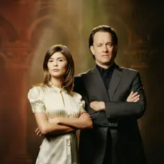 Tom Hanks i Audrey Tautou, czyli główna kod da vinci obsada, pozują do zdjęcia.