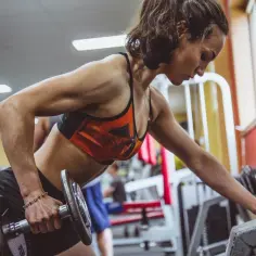 Jaki sport najlepiej rzeźbi sylwetkę? Odkryj skuteczne metody na efekty