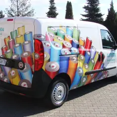 Folia do druku solwentowego: jak wybrać najlepsze materiały?