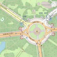 Mapa Berlina z zaznaczonym Großer Stern, gdzie znajduje się Kolumna Zwycięstwa. Widać drogi, parki i budynki.