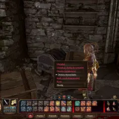 Postać w zbroi przed skrzynią w grze Risen 3, z menu akcji otwierania zamków.