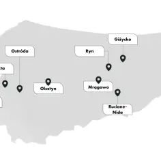 Mapa z zaznaczonymi miastami: Iława, Łukta, Ostróda, Olsztyn, Ryn, Giżycko, Mrągowo, Ruciane-Nida. Planujesz wyjazd gdzie na Mazury?