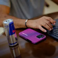 Jak naładować telefon bez kabla i uniknąć problemów z baterią