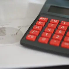 Jak obliczyć przeciętną liczbę zatrudnionych kalkulator – uniknij błędów w obliczeniach