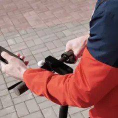 Jak włączyć Bluetooth w hulajnodze Xiaomi - proste kroki i porady