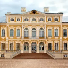 Pałac w Rundāle: Odkryj fascynującą historię i piękno architektury