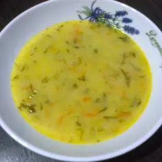 Ile kcal ma zupa ogórkowa? Sprawdź, jak wpływa na dietę i odchudzanie