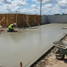 Jak długo wiąże beton B25? Kluczowe informacje o twardnieniu betonu