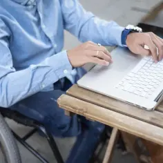 Praca osób niepełnosprawnych: Ile godzin mogą pracować? Przepisy