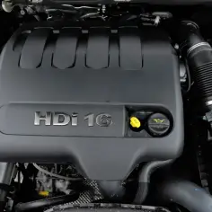 Peugeot Expert: jaki silnik wybrać, aby uniknąć wysokich kosztów?