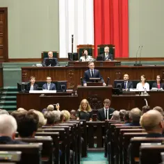 Kto tworzy Sejm i Senat? Zrozum wybory i ich znaczenie dla Polski