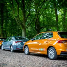 Ile zarabia kierowca Ubera? Odkryj prawdziwe zarobki w Polsce