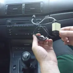 Jak podłączyć pendrive do radia samochodowego bez USB i cieszyć się muzyką
