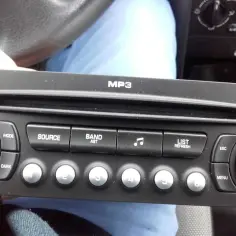 Jak włączyć Bluetooth w Peugeot 207 - proste kroki i porady
