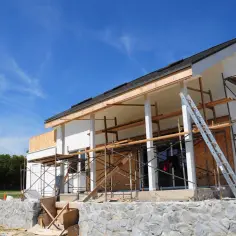Ile cementu na taczkę zaprawy? Sprawdź idealne proporcje!