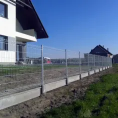 Ogrodzenie panelowe czy siatka – co wybrać, aby uniknąć kosztów?