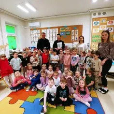 Ile opiekunek w przedszkolu? Poznaj przepisy i normy w Polsce