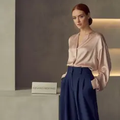 Jaką bluzkę do niebieskich spodni wybrać, aby wyglądać stylowo?