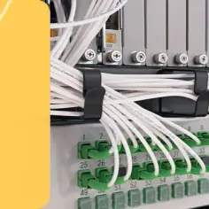 Jak układać kable w szafie rack, aby uniknąć bałaganu i problemów