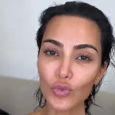 Kim Kardashian bez makijażu – zaskakujące zdjęcia i reakcje fanów