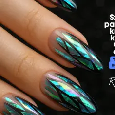 Dłoń z paznokciami w stylu "glass effect" – efekt lustra, który przyciąga wzrok. Techniki i inspiracje.