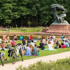 Ile trwa koncert chopinowski w Łazienkach? Sprawdź szczegóły i godziny