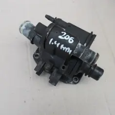Obudowa termostatu Peugeot 206: Wymiana krok po kroku. Uniknij błędów!