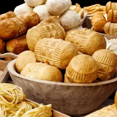 Ile waży oscypek? Odkryj różnice w wadze małych i dużych oscypków