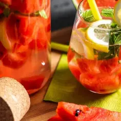 Orzeźwiające drinki z arbuzem, cytryną i miętą. Idealne na upalne dni.