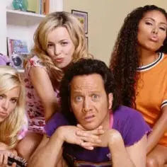 Anna Faris filmy seriale i programy. Rob Schneider z trzema kobietami w sypialni.