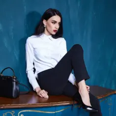 Spodnie bootcut co to znaczy i jak je nosić w modzie codziennej