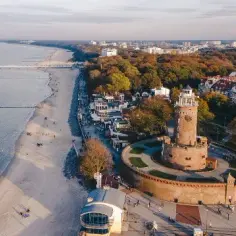 Gdzie nad morze w październiku? Odkryj ukryte skarby i spokój