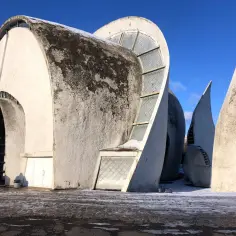 Ile kosztuje budowa krematorium? Kluczowe wydatki i czynniki wpływające