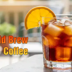 Orzeźwiający cold brew z pomarańczą i lodem. Idealny przepis na lato.