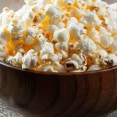 Ile kalorii ma paczka popcornu? Sprawdź, co naprawdę jesz