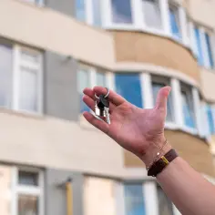 Gdzie szukać mieszkania na wynajem? Odkryj skuteczne metody i porady
