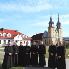 Czy kościół płaci podatek od nieruchomości? Zaskakujące fakty i wyjątki