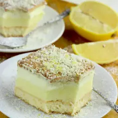 Pyszne ciasto cytrynowe z kremem budyniowym. Prosty przepis krok po kroku
