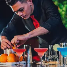 Gdzie na drinka w Warszawie? Odkryj najlepsze miejsca na wieczór