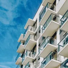 Czym się różni apartament od mieszkania? Kluczowe różnice, które musisz znać