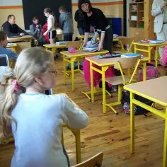 Szkoła integracyjna: czym jest i jak działa? Kompletny opis