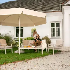 Parasol ogrodowy jasny czy ciemny – który wybór jest lepszy dla Ciebie?