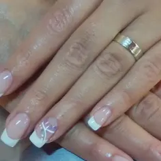 Czy french manicure jest nadal modny? Sprawdź trendy i alternatywy!
