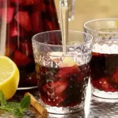 Sangria drink: Prosty przepis na owocowy napój, który zachwyca