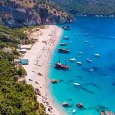 Nad jakim morzem leży Albania? Odkryj Adriatyk i Jońskie!