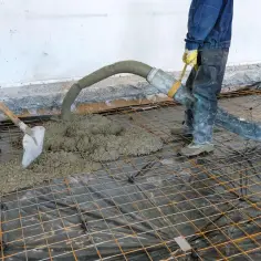 Ile kosztuje kubik betonu i co wpływa na jego cenę w Polsce