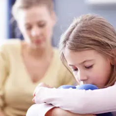 Co oznacza matka samotnie wychowująca dziecko: definicja prawna i kryteria