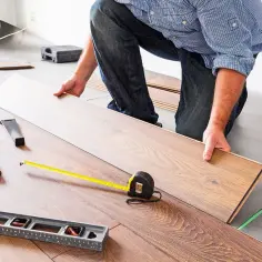 Co położyć na panele podłogowe: 5 najlepszych materiałów