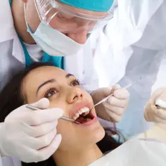 Co refunduje NFZ u dentysty? Sprawdź, co możesz zyskać bezpłatnie